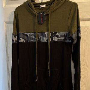 Women’s Camouflage Hoodie Sweater